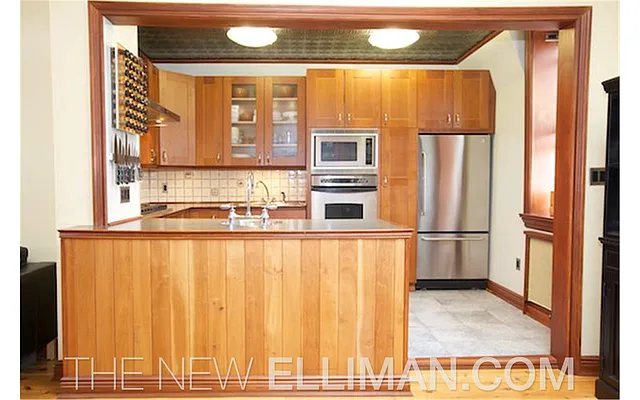 Sold by Douglas Elliman | media 18