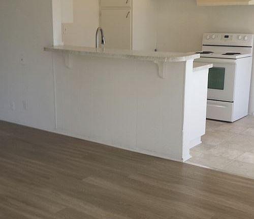 Somerset Layout Living Rm