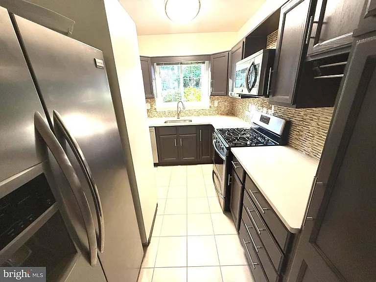 1608 Mount Eagle Pl — Photo 7