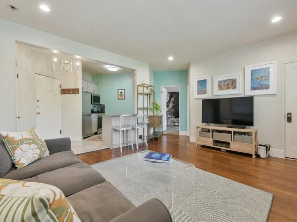 90 Bynner St APT 6, Jamaica Plain, MA 02130