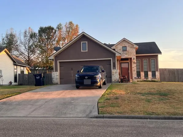 811 Cobble Gate Dr, Brenham, TX 77833