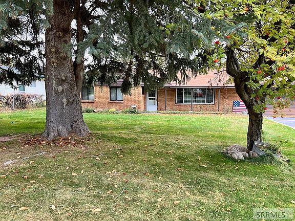 4th image of 5256 E Steele Ave
