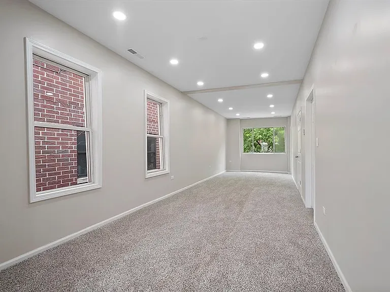 1831 N California Ave #2 — Photo 4