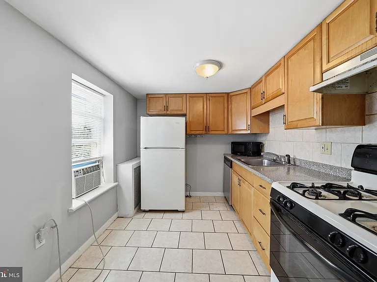 924 S 10th St — Photo 5