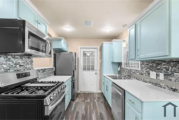 4103 Madden Ln — Photo 7