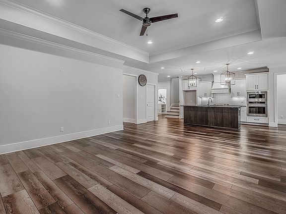 5th image of 147 Ridgeview Trl