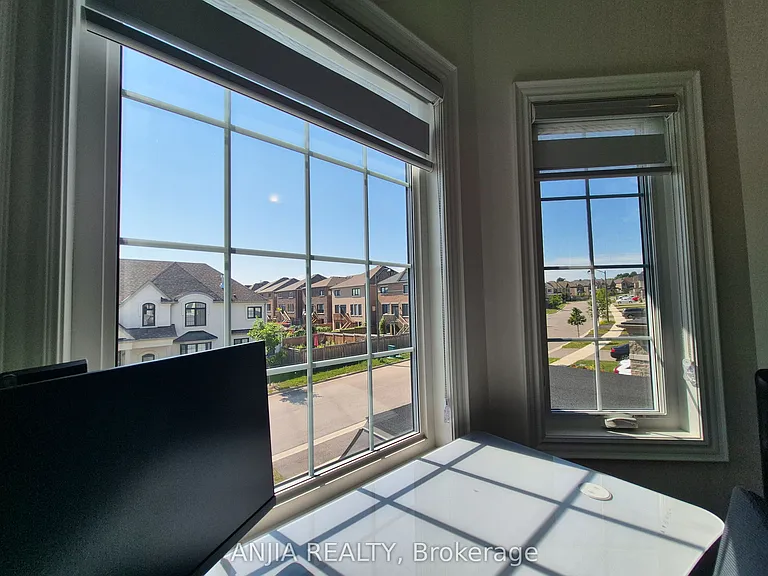 50 Meadow Vista Cres #UPPER — Photo 42