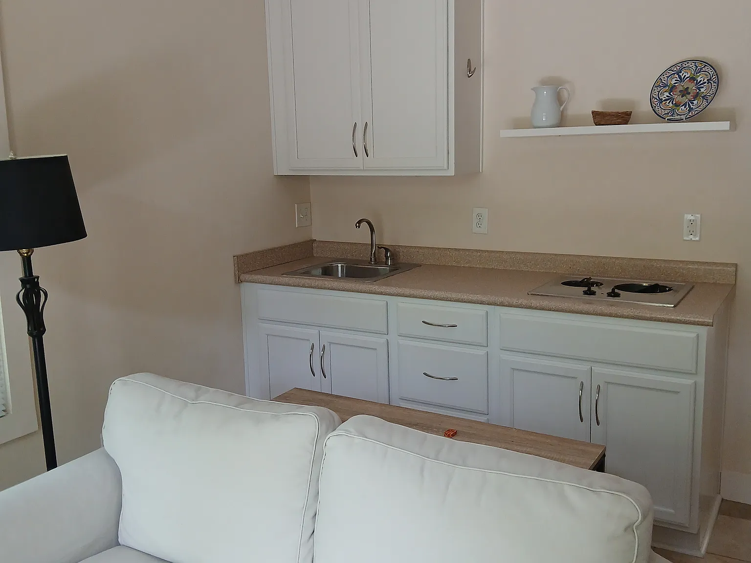 Studio, 400 sqft, $1,001 — Photo 3