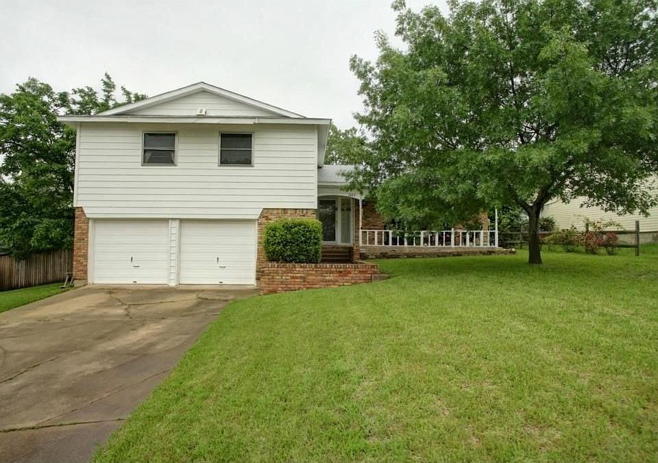 1st image of 2889 Valwood Cir