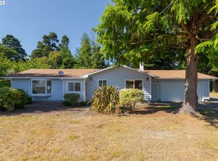 1113 1st St SE, Bandon, OR 97411