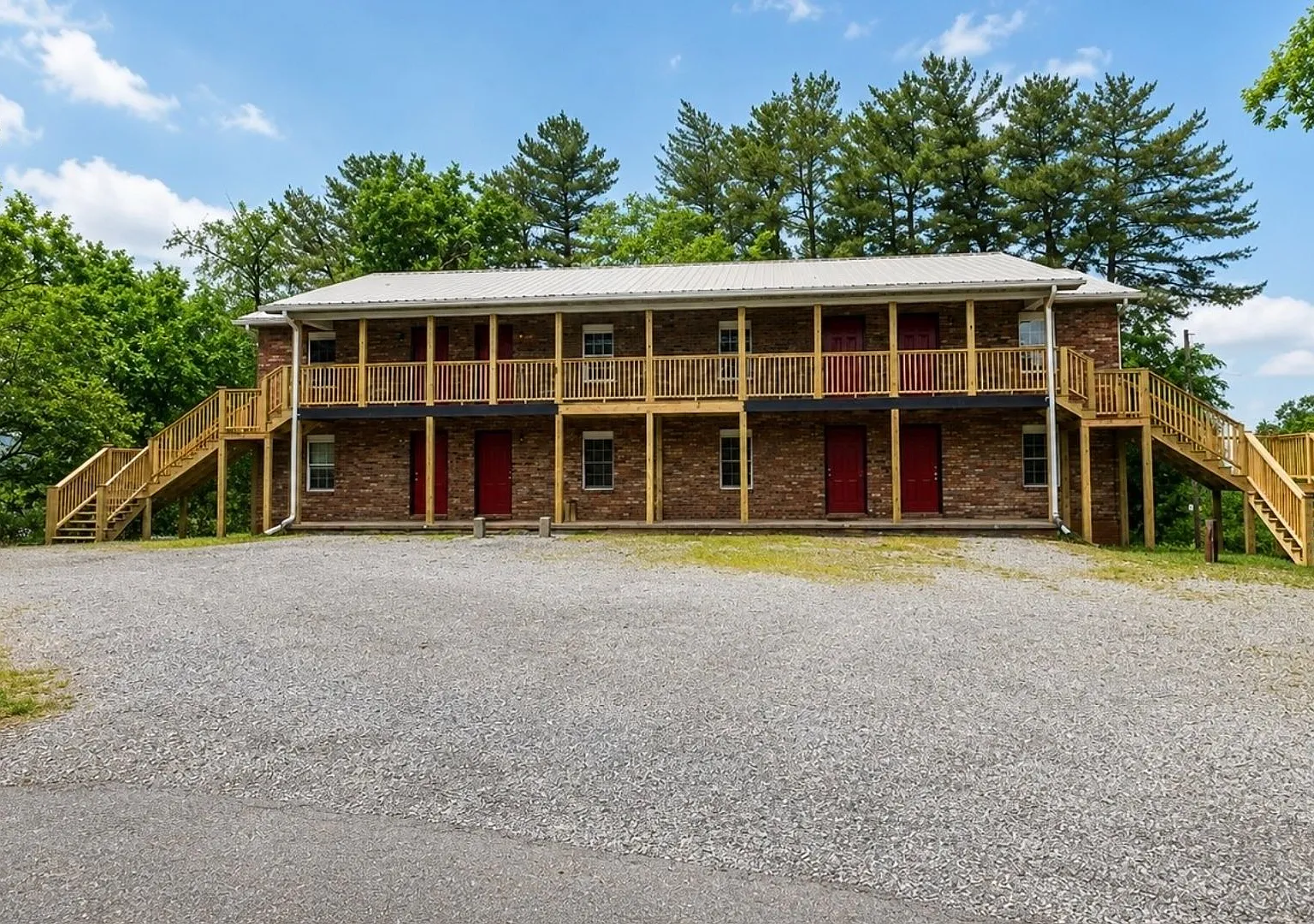 Windcrest Apartments — Photo 3