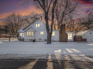 942 Lincoln Ave, Holland, MI 49423