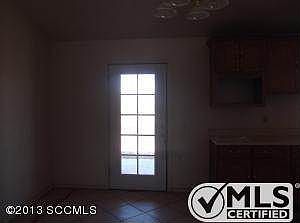 022-208120 Dining Area