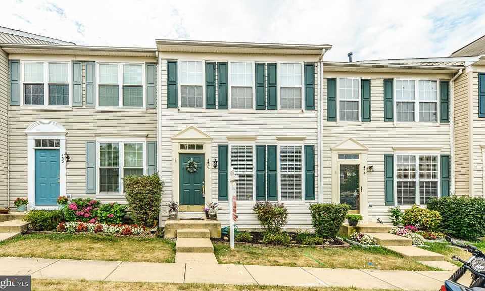 1st image of 430 Pearlbush Sq NE