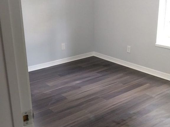 5th image of 3232 Dillon St