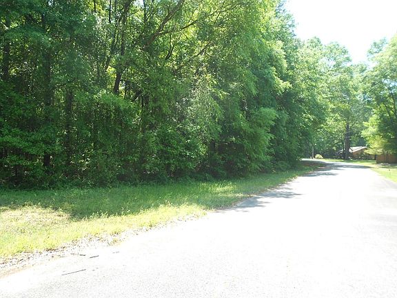 3rd image of 508 Patricia Dr
