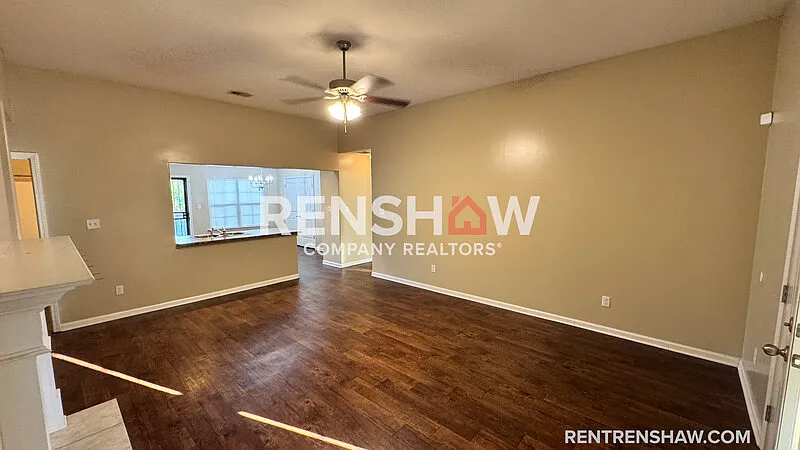 3 bed, 2.0 bath, 1463 sqft, $1,600 — Photo 2