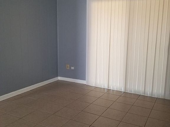 2nd image of 2524 Calle De La Goya St