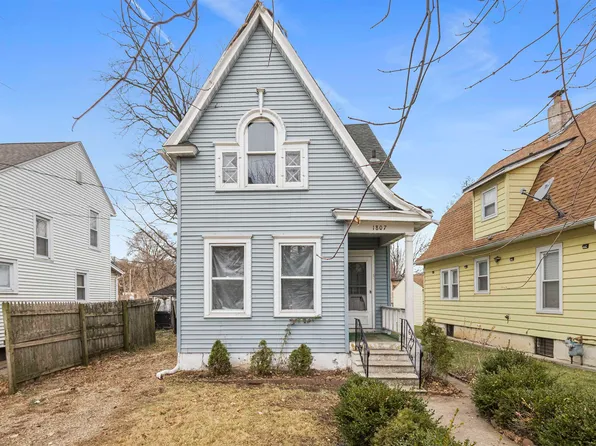 1807 9th St, Rockford, IL 61104