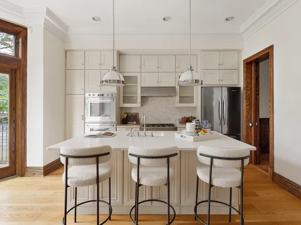 577 Jefferson Avenue image 6 of 15