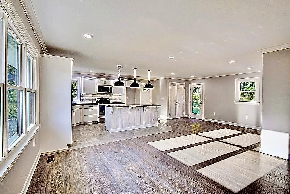 3 bed, 1410 sqft, $1,895 — Photo 3