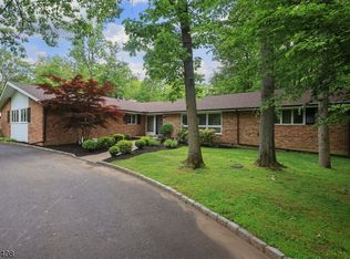 49 Round Top Rd, Warren, NJ 07059