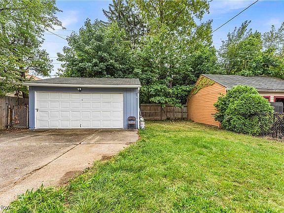 4th image of 11804 Cromwell Ave
