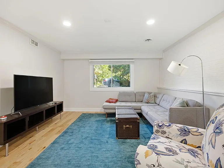 603 N Estes Dr — Photo 12