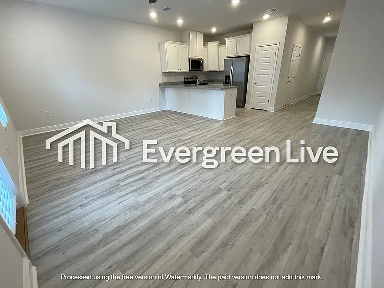 9843 Fowler Ave — Photo 7