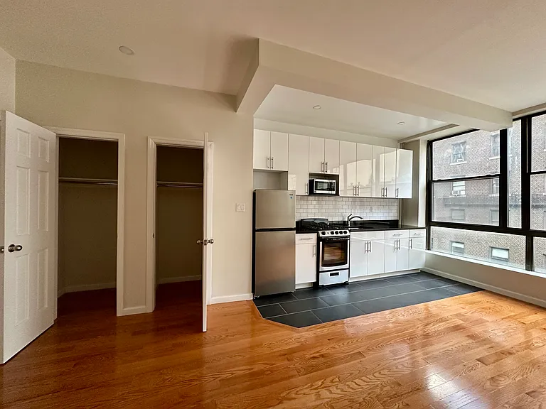 50 W 55th St #5F — Photo 4