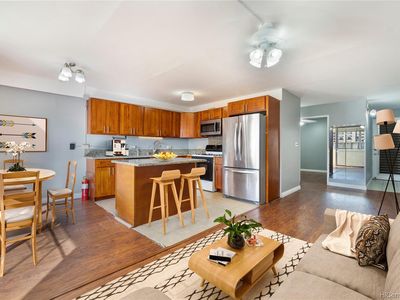 910 Ahana St APT 505, Honolulu, HI, 96814