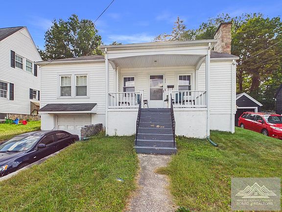 2nd image of 2524 Clovis St