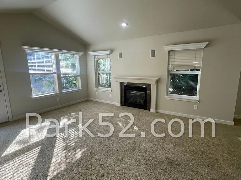 1851 McNeil Cir — Photo 4