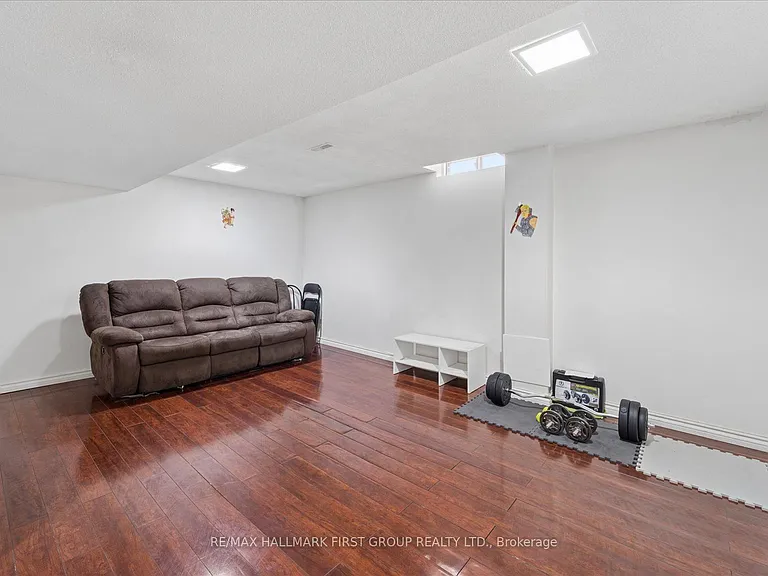 747 Stonepath Cir — Photo 30
