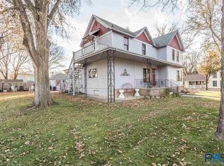 329 W 4th St, Canton, SD 57013