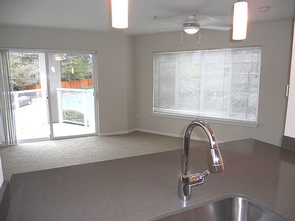 Open Floor Plan With Plenty of Room to Decorate!
