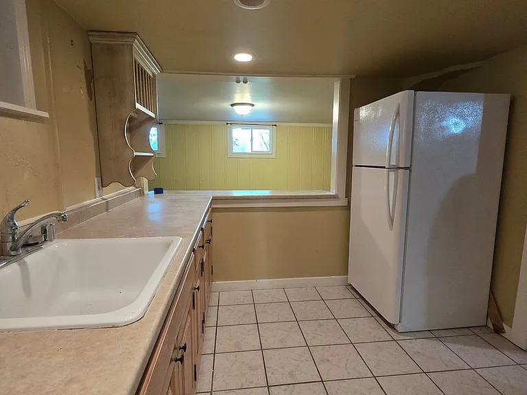 2419 Ash St — Photo 11