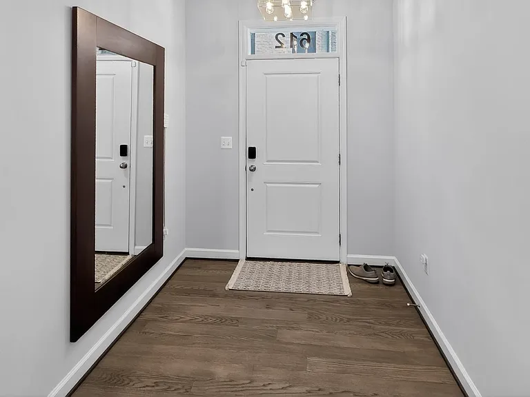 612 Leigh Way — Photo 6