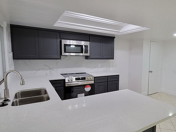 2nd image of 446 Woodmere Dr