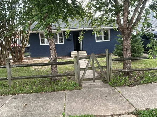 8105 Large St, Philadelphia, PA 19152