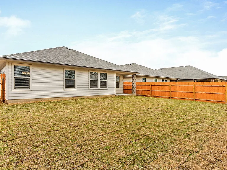 117 Nathaniel Dr — Photo 26
