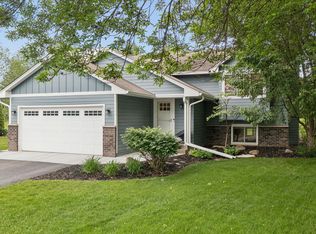 7311 Trotters Cir, Chanhassen, MN 55317