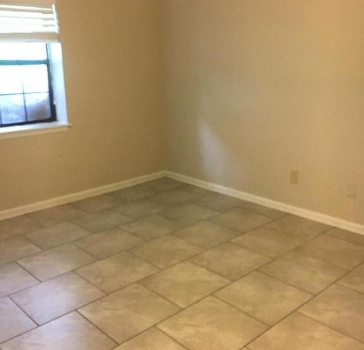 2nd image of 573 El Paseo Pl