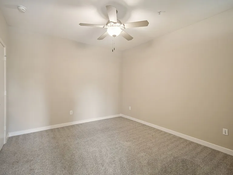 Cole Apartments — Photo 37