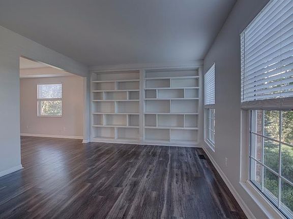 3rd image of 2176 Valleywood Ct