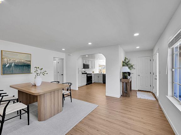 4th image of 1509 Poppy Way