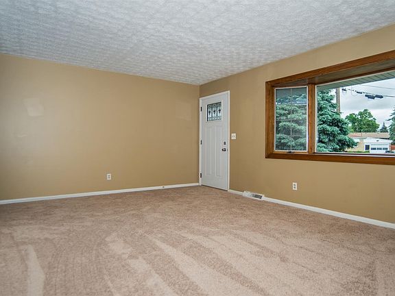 3rd image of 3441 Driftwood Cir