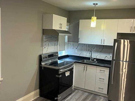 2nd image of 2133 Bloor St W #2B