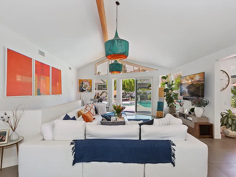 49155 Avenida Fernando — Photo 12
