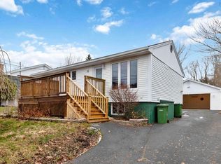 16 Pauline Cres, Dartmouth, NS B2W 2A6